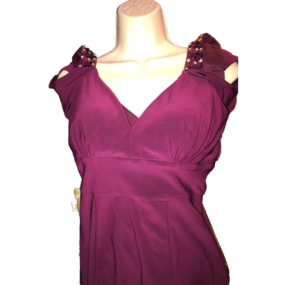 NWT! Betsy & Adam Jeweled Wine Color Size 4 Formal Gown Peek A Boo Sleeve - Picture 8 of 15